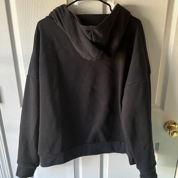 Fabletics workout sweatshirt - Picture 3 of 3